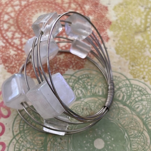 Pier 1 Imports Set of 5 Napkin Rings - Picture 6 of 9